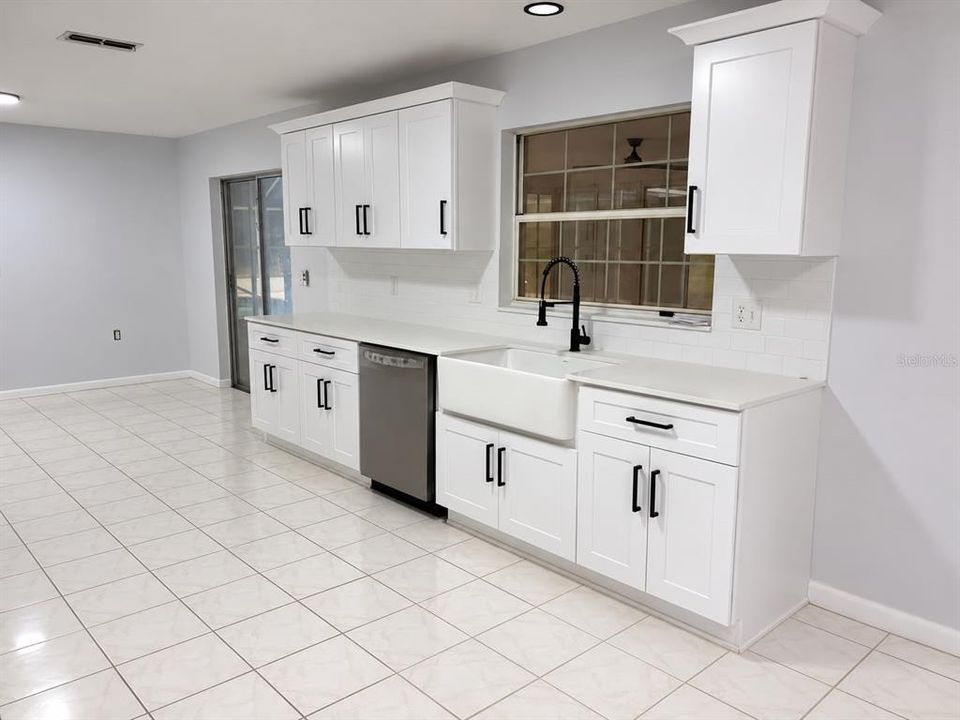 En Venta: $365,000 (4 camas, 3 baños, 3144 Pies cuadrados)