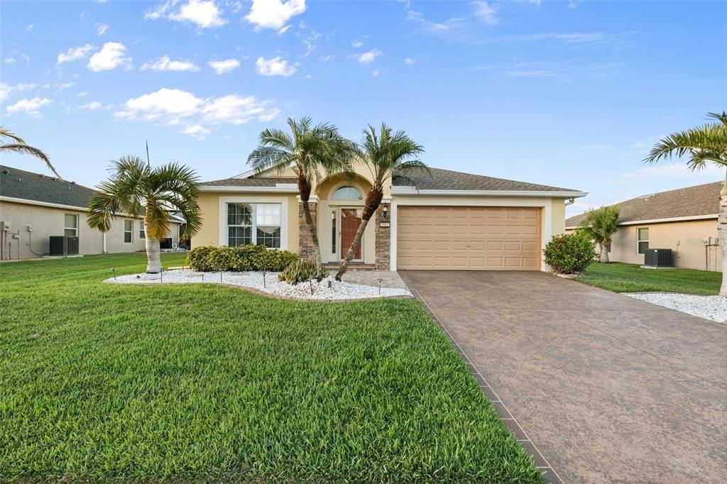 For Rent: $2,500 (3 beds, 2 baths, 1823 Square Feet)