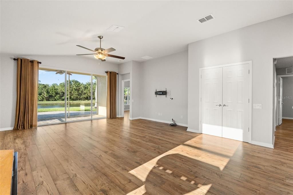 For Rent: $2,500 (3 beds, 2 baths, 1823 Square Feet)