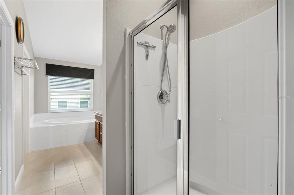For Rent: $2,500 (3 beds, 2 baths, 1823 Square Feet)
