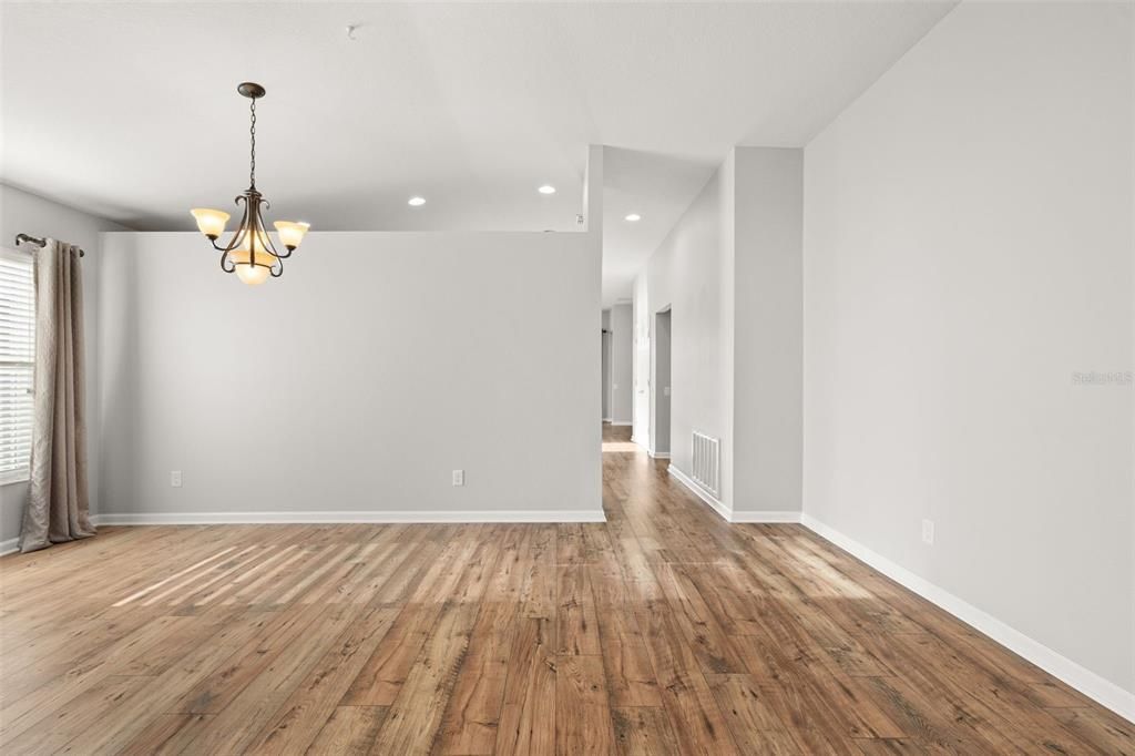 For Rent: $2,500 (3 beds, 2 baths, 1823 Square Feet)