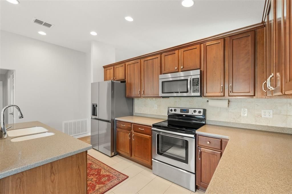 For Rent: $2,500 (3 beds, 2 baths, 1823 Square Feet)