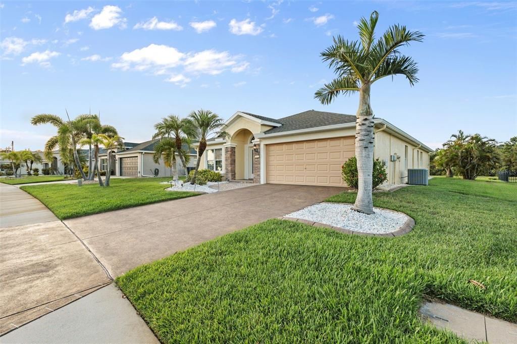 For Rent: $2,500 (3 beds, 2 baths, 1823 Square Feet)