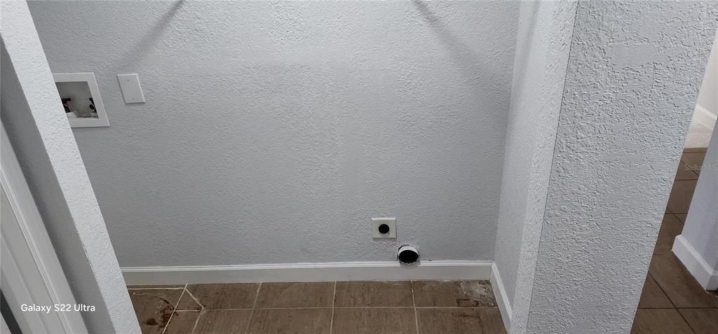 For Rent: $2,400 (3 beds, 2 baths, 1278 Square Feet)
