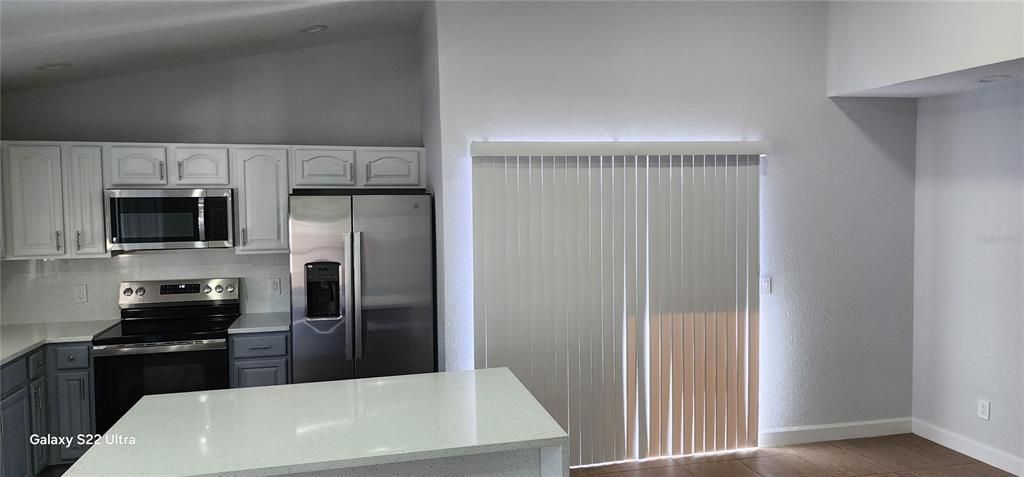 For Rent: $2,400 (3 beds, 2 baths, 1278 Square Feet)