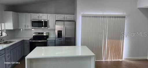 For Rent: $2,400 (3 beds, 2 baths, 1278 Square Feet)