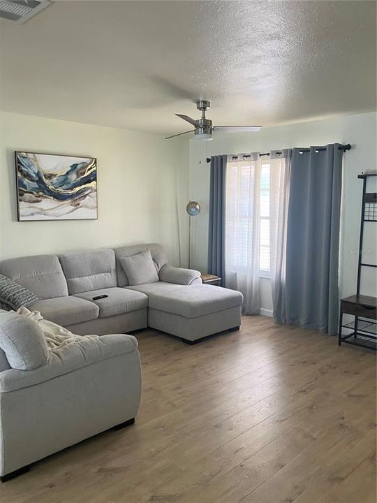 В аренду: $2,050 (3 спален, 2 ванн, 1175 Квадратных фут)