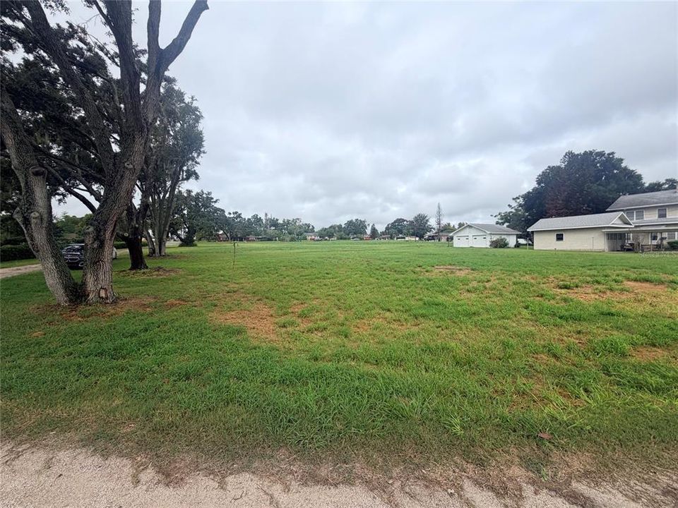 待售: $165,000 (0.39 acres)