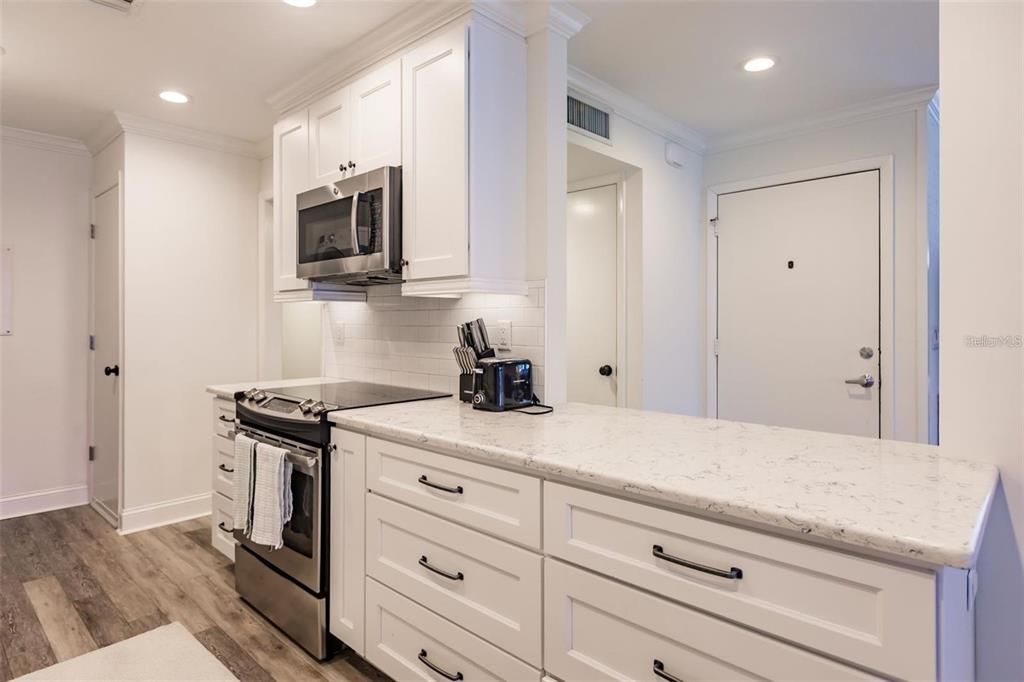 For Sale: $675,000 (2 beds, 2 baths, 1138 Square Feet)