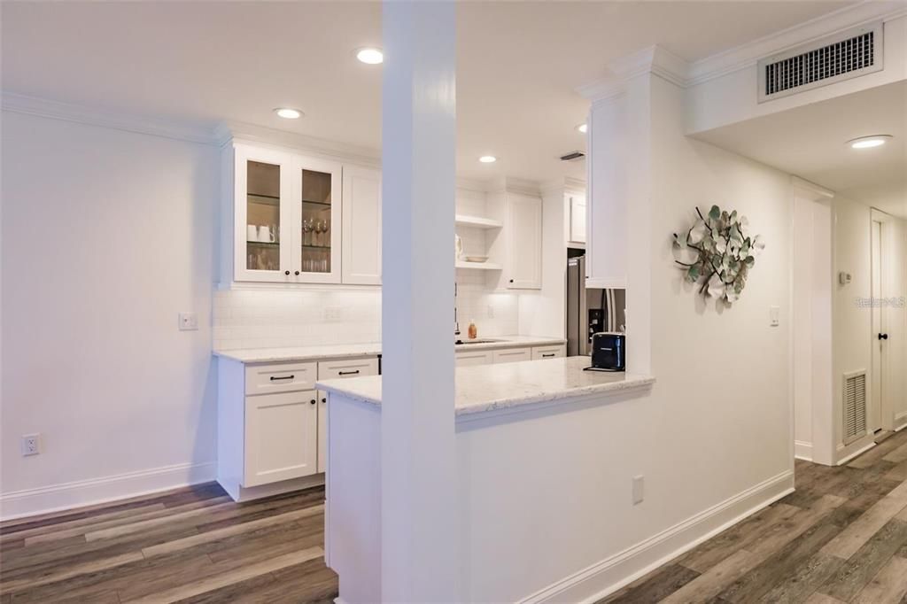 For Sale: $675,000 (2 beds, 2 baths, 1138 Square Feet)