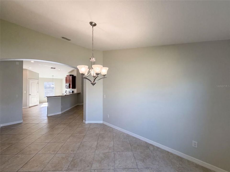 For Sale: $320,000 (4 beds, 3 baths, 1908 Square Feet)