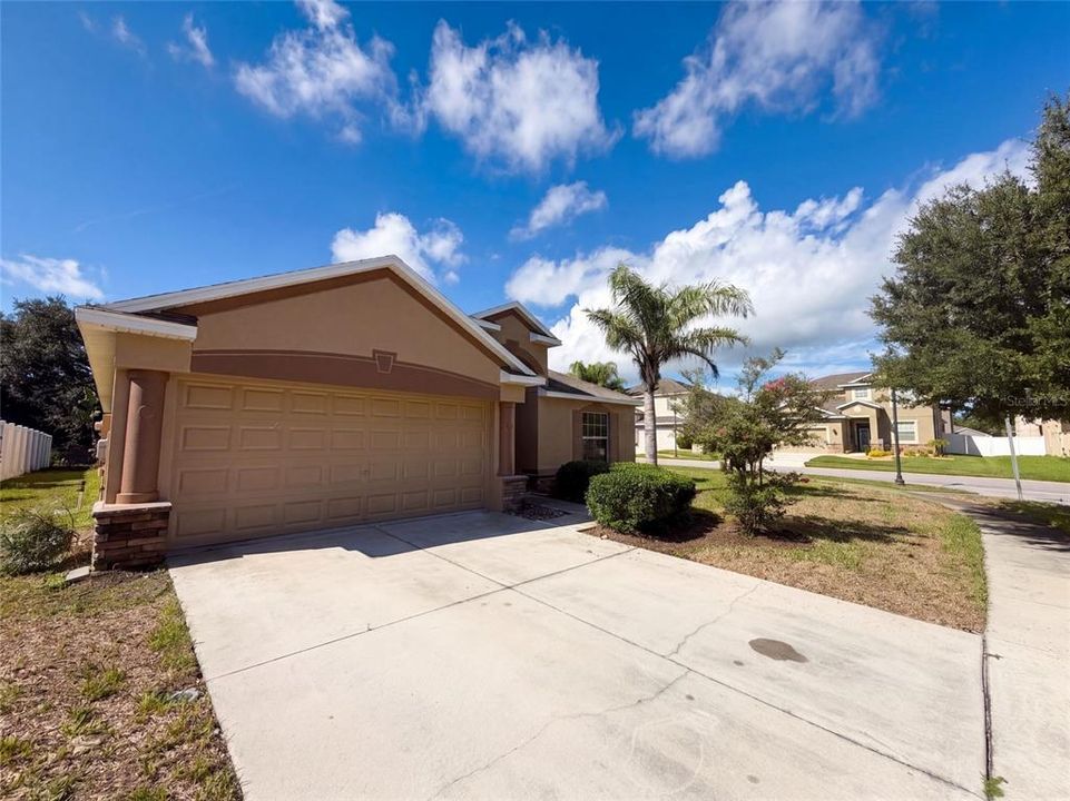 For Sale: $320,000 (4 beds, 3 baths, 1908 Square Feet)