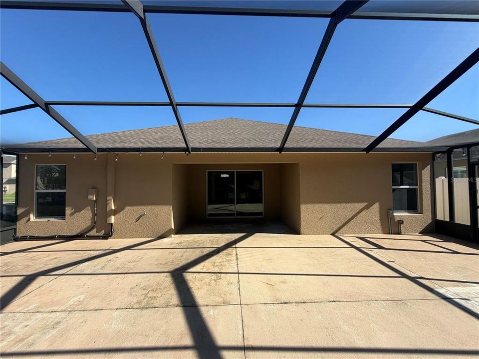 For Sale: $320,000 (4 beds, 3 baths, 1908 Square Feet)