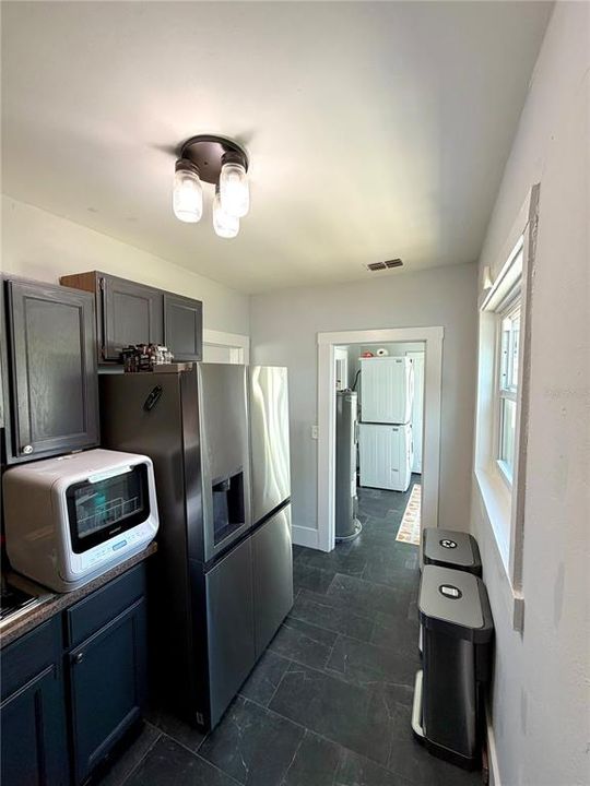 For Rent: $2,200 (2 beds, 1 baths, 924 Square Feet)