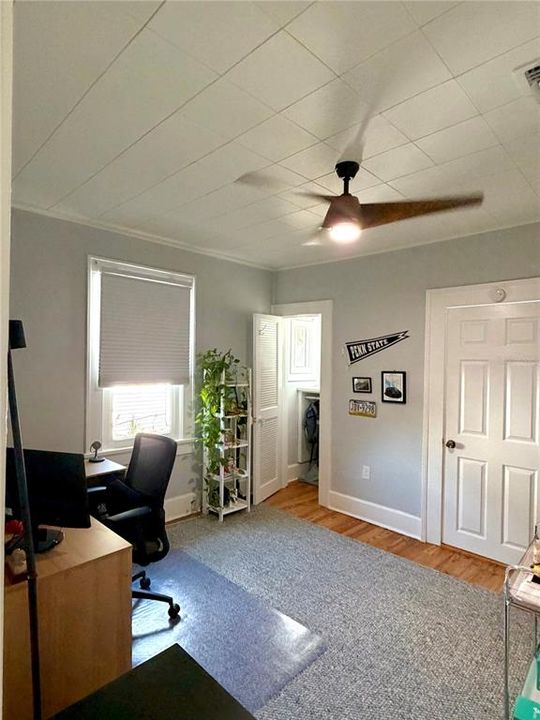 For Rent: $2,200 (2 beds, 1 baths, 924 Square Feet)