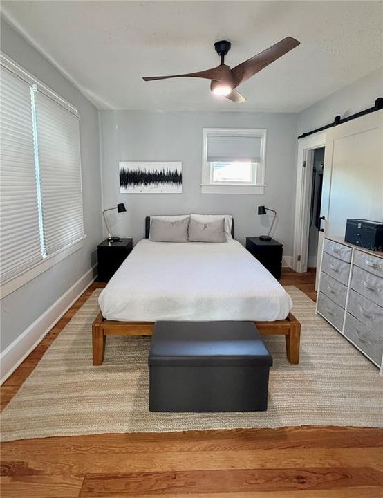For Rent: $2,200 (2 beds, 1 baths, 924 Square Feet)