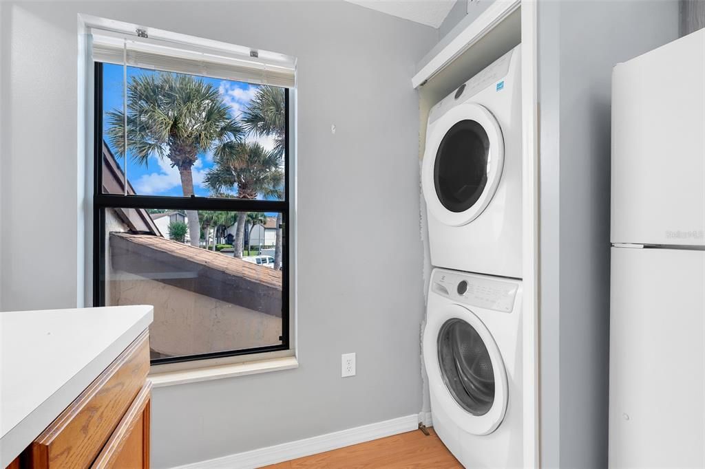 For Rent: $1,900 (3 beds, 3 baths, 1182 Square Feet)