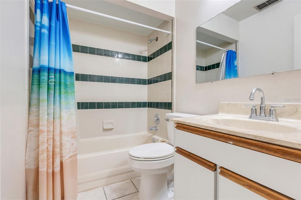 For Rent: $1,900 (3 beds, 3 baths, 1182 Square Feet)
