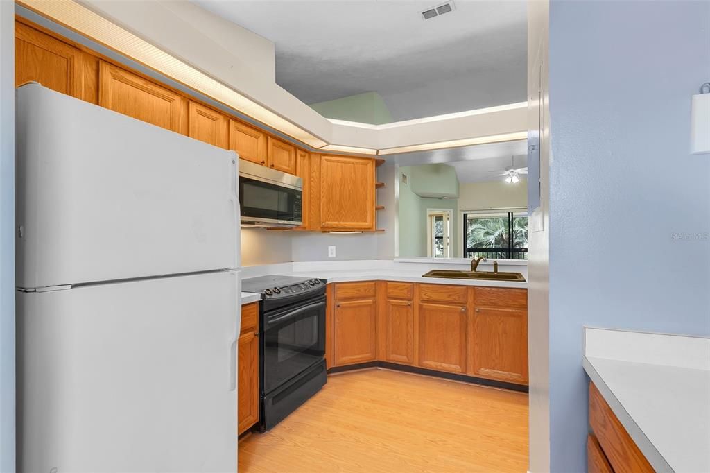 For Rent: $1,900 (3 beds, 3 baths, 1182 Square Feet)