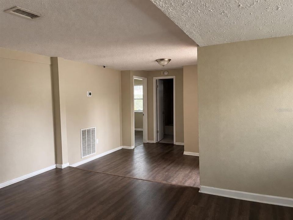 En Renta: $2,000 (3 camas, 2 baños, 1065 Pies cuadrados)