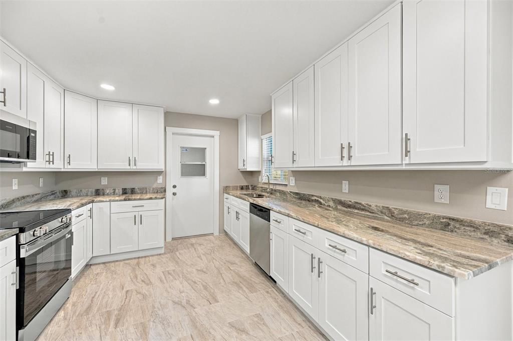 En Venta: $400,000 (3 camas, 2 baños, 1225 Pies cuadrados)