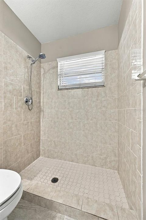 En Venta: $400,000 (3 camas, 2 baños, 1225 Pies cuadrados)