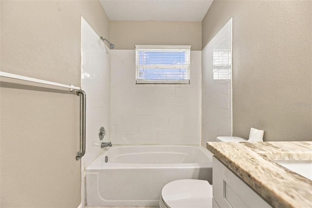 En Venta: $400,000 (3 camas, 2 baños, 1225 Pies cuadrados)