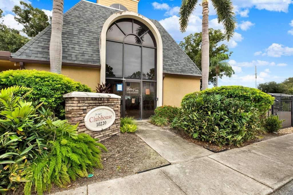 For Sale: $155,000 (2 beds, 2 baths, 901 Square Feet)
