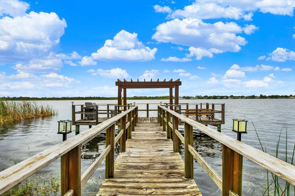 For Sale: $155,000 (2 beds, 2 baths, 901 Square Feet)