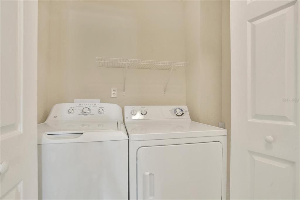 For Sale: $155,000 (2 beds, 2 baths, 901 Square Feet)