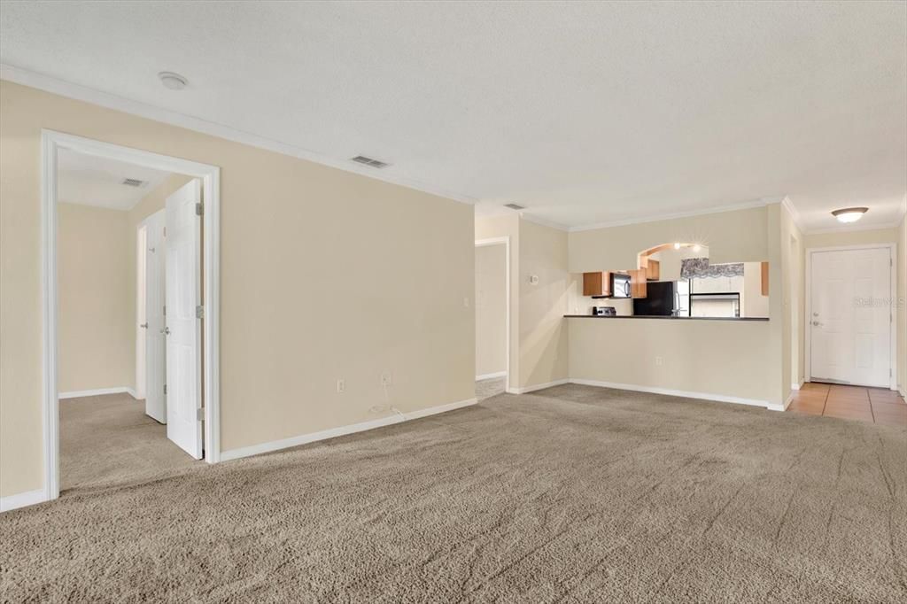 For Sale: $155,000 (2 beds, 2 baths, 901 Square Feet)