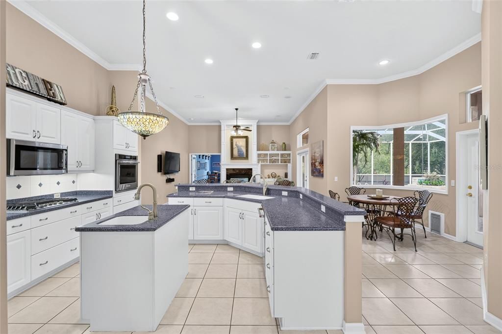 En Venta: $799,900 (3 camas, 2 baños, 3299 Pies cuadrados)