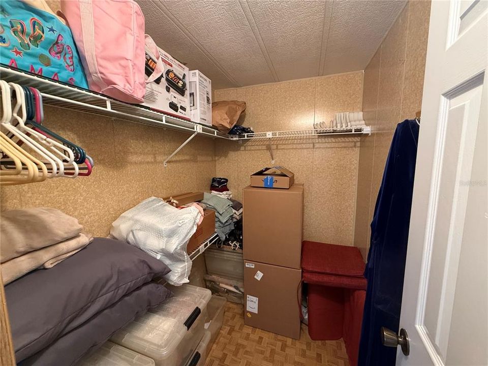 For Sale: $199,900 (3 beds, 2 baths, 1560 Square Feet)