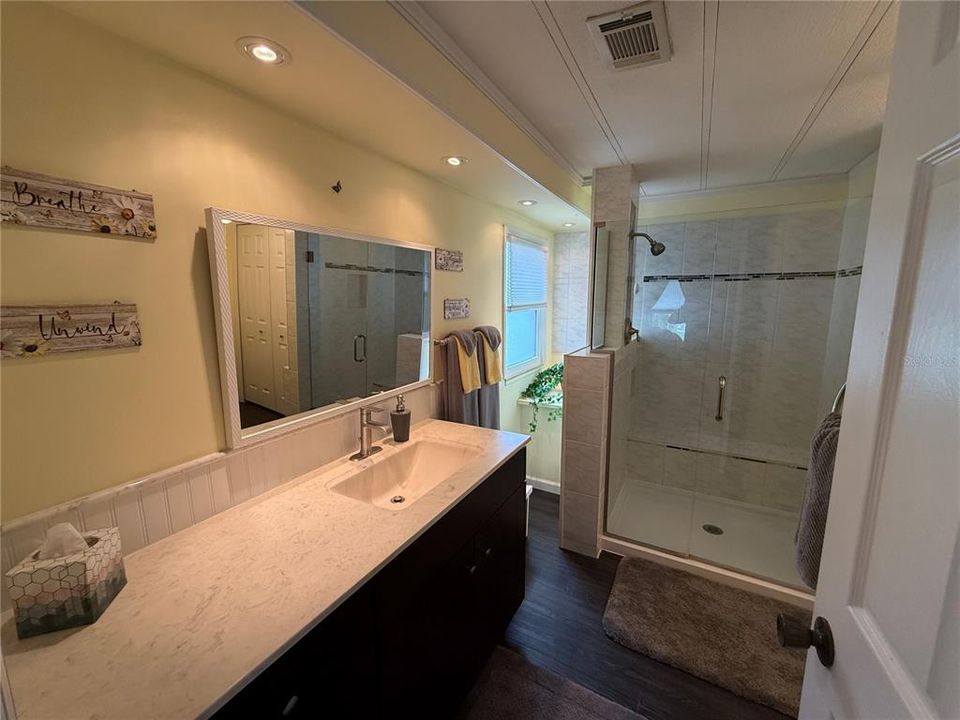For Sale: $199,900 (3 beds, 2 baths, 1560 Square Feet)