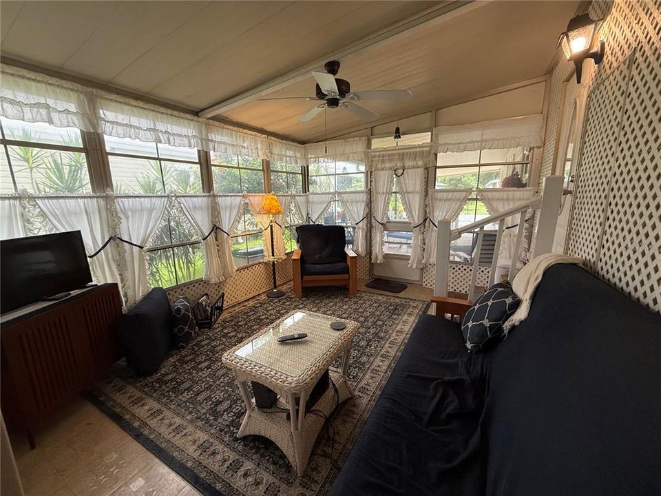For Sale: $199,900 (3 beds, 2 baths, 1560 Square Feet)