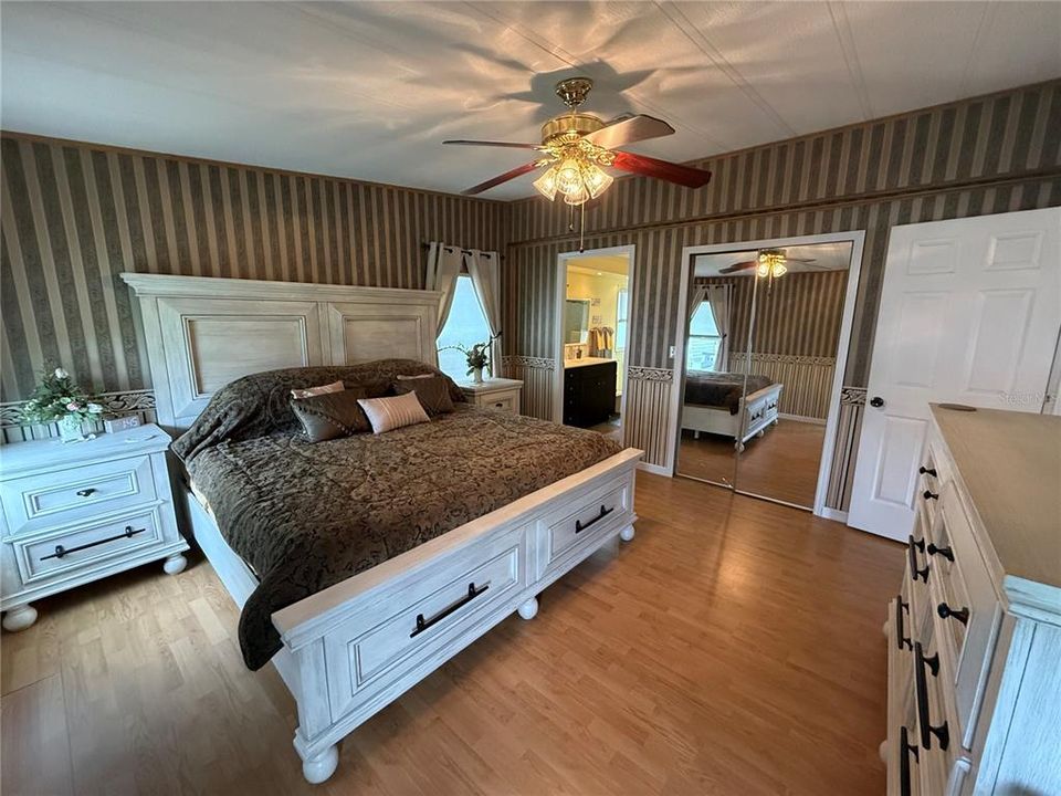 For Sale: $199,900 (3 beds, 2 baths, 1560 Square Feet)