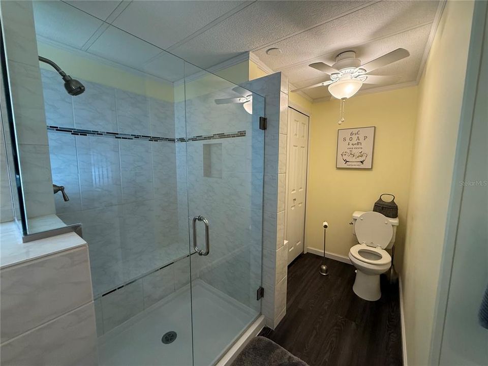 For Sale: $199,900 (3 beds, 2 baths, 1560 Square Feet)