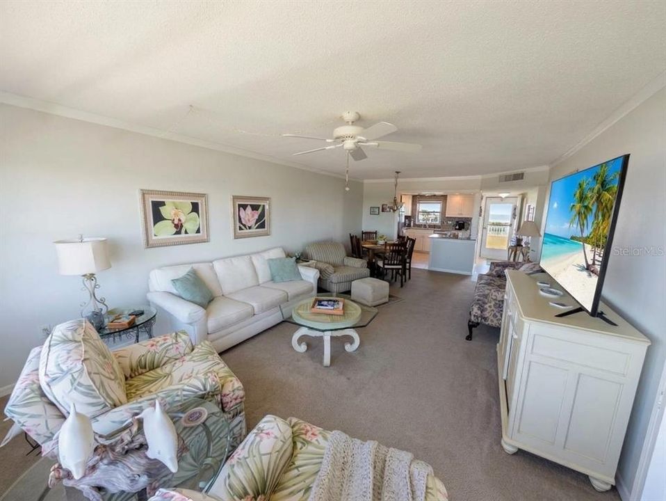 En Venta: $215,000 (2 camas, 2 baños, 1040 Pies cuadrados)
