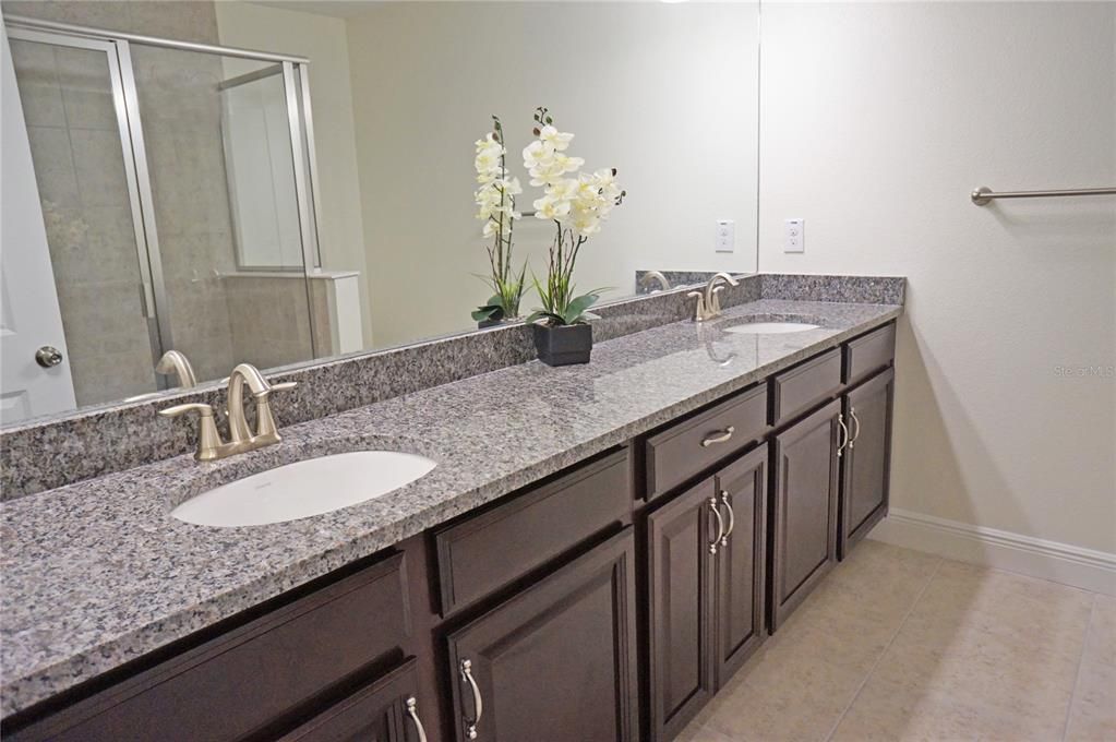 For Sale: $392,000 (3 beds, 2 baths, 1961 Square Feet)