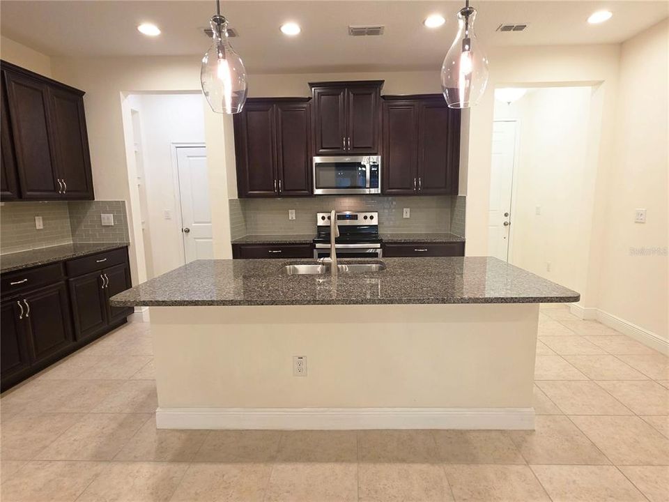 For Sale: $392,000 (3 beds, 2 baths, 1961 Square Feet)