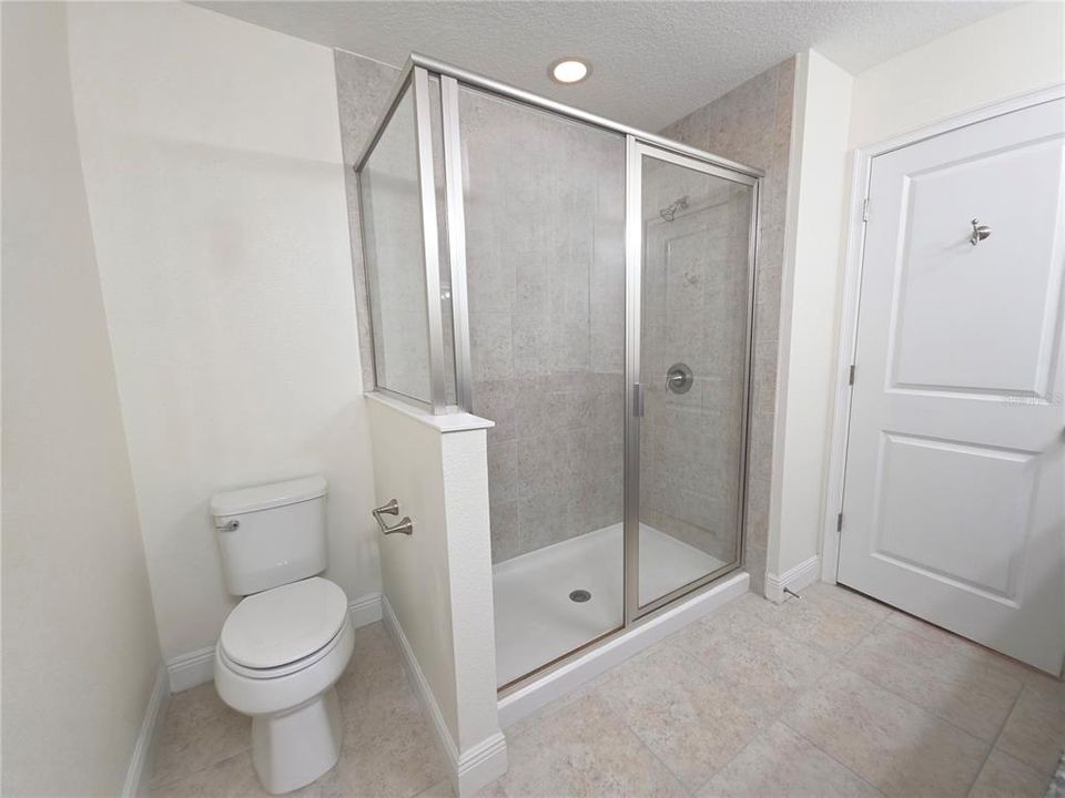 For Sale: $392,000 (3 beds, 2 baths, 1961 Square Feet)