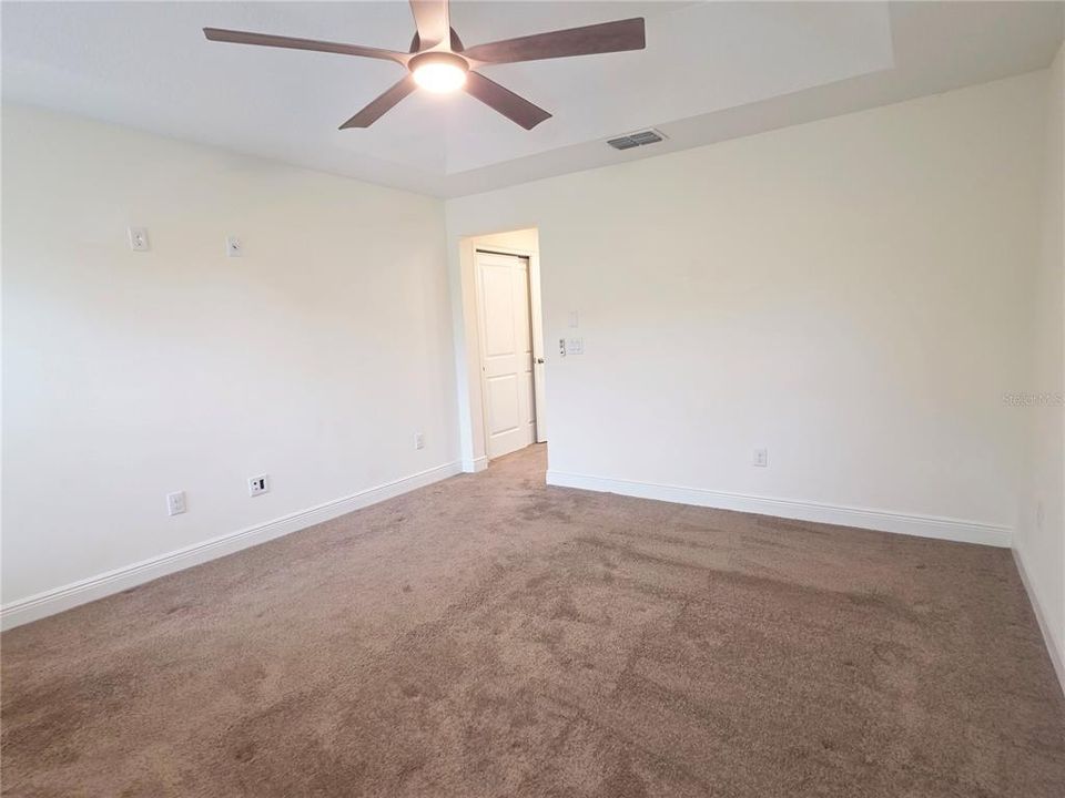 For Sale: $392,000 (3 beds, 2 baths, 1961 Square Feet)