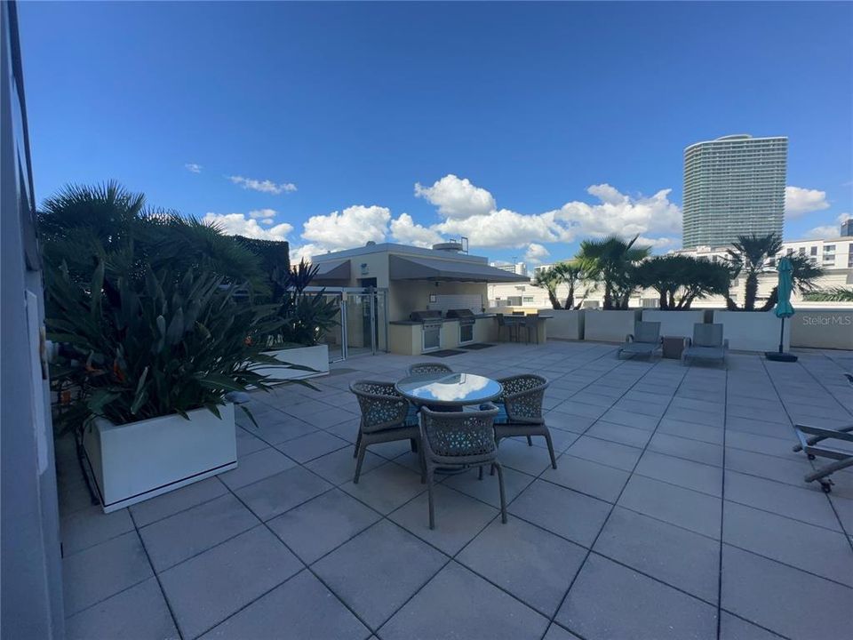 For Sale: $899,000 (2 beds, 2 baths, 1384 Square Feet)