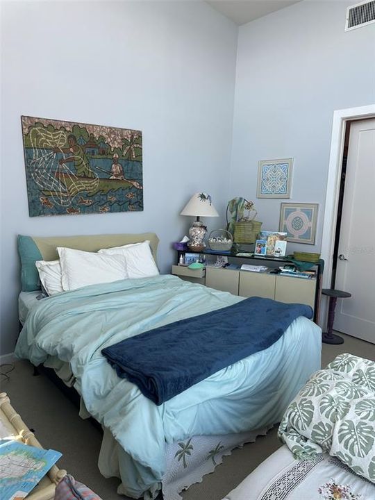 For Sale: $899,000 (2 beds, 2 baths, 1384 Square Feet)