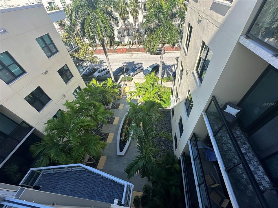 For Sale: $899,000 (2 beds, 2 baths, 1384 Square Feet)