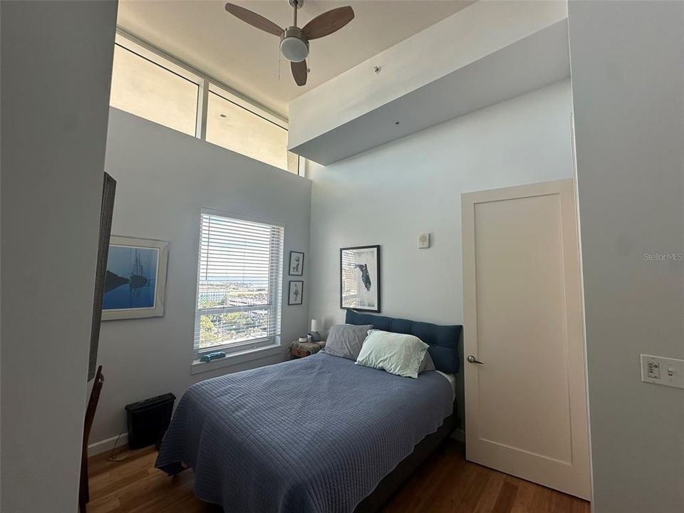 For Sale: $899,000 (2 beds, 2 baths, 1384 Square Feet)