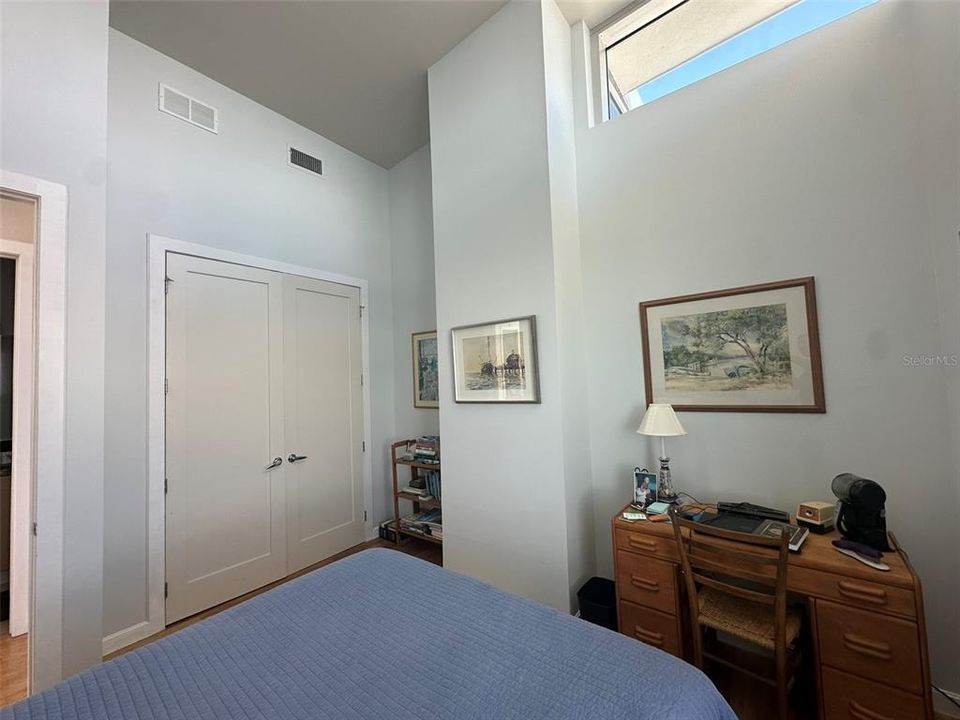 For Sale: $899,000 (2 beds, 2 baths, 1384 Square Feet)