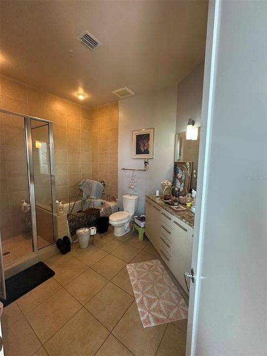 For Sale: $899,000 (2 beds, 2 baths, 1384 Square Feet)