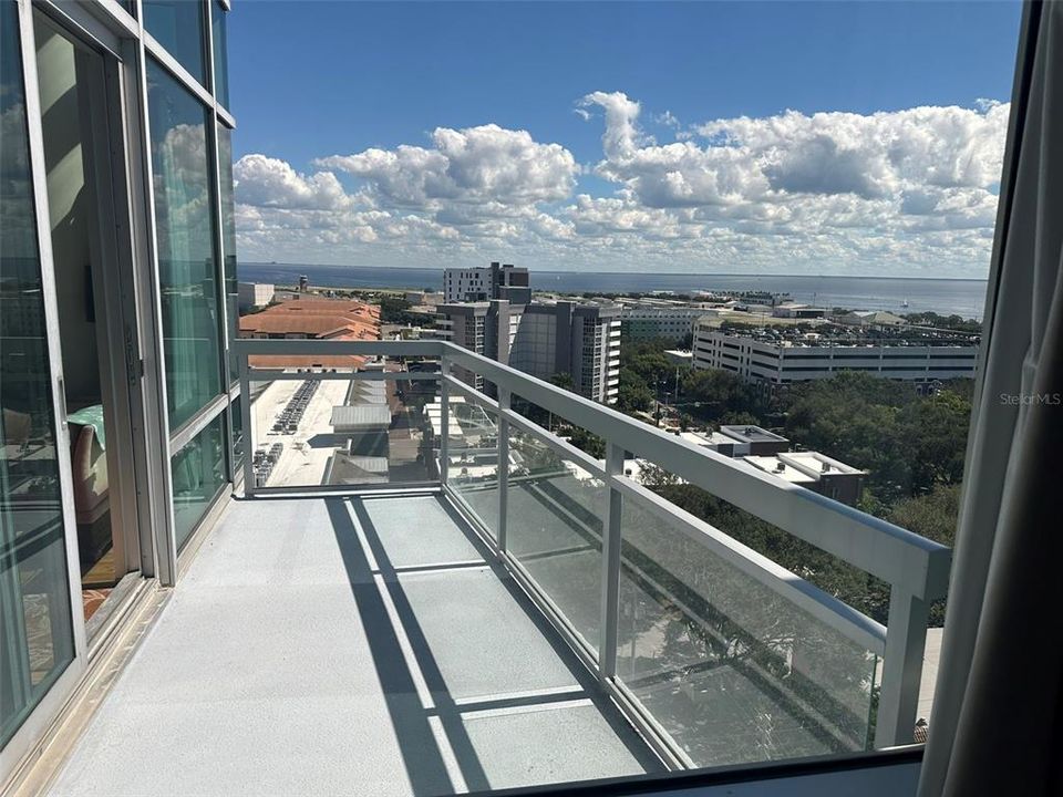 For Sale: $899,000 (2 beds, 2 baths, 1384 Square Feet)