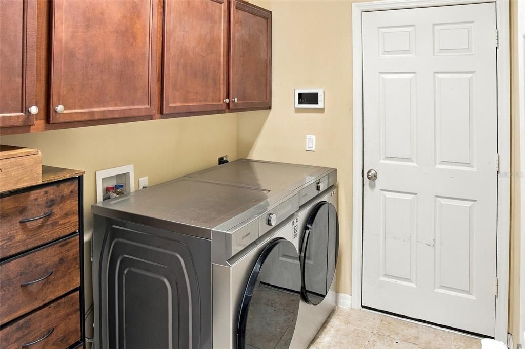 For Sale: $584,999 (6 beds, 4 baths, 3181 Square Feet)